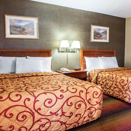 Rodeway Inn Джерси-Сити Экстерьер фото