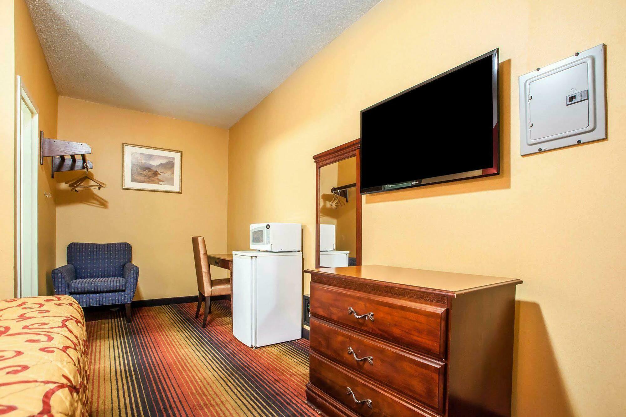 Rodeway Inn Джерси-Сити Экстерьер фото