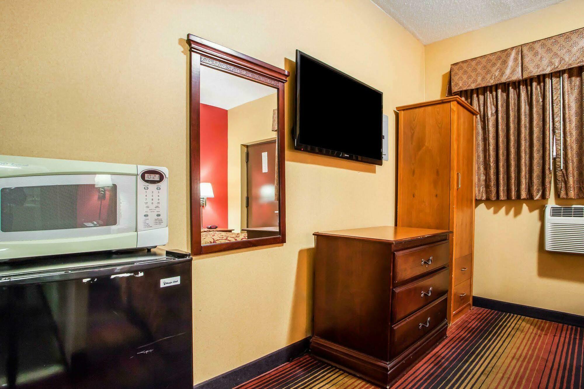 Rodeway Inn Джерси-Сити Экстерьер фото